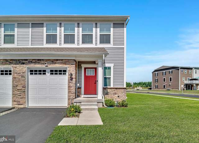 Property at 43 Pratt Ln, Lawrence Township, NJ 08648, 3 beds, 3.5 baths
