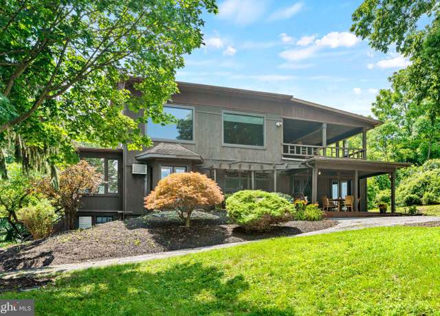 Property at 1447 High St, Enola, PA 17025, 3 beds, 2.5 baths
