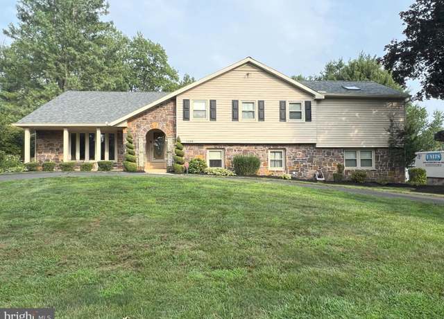Property at 1469 Fort Washington Ave, Ambler, PA 19002, 5 beds, 3 baths