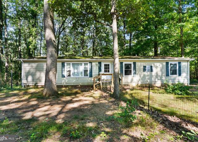 Property at 8287 Pleasant Valley Rd, Stewartstown, PA 17363, 3 beds, 2 baths