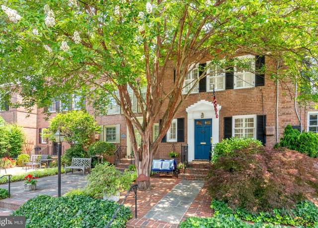 Property at 626 Royal St S, Alexandria, VA 22314, 3 beds, 2.5 baths