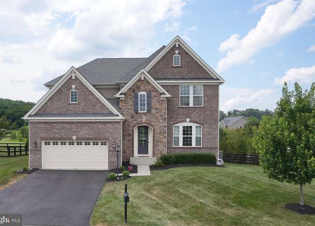 Property at 19853 Grondo Ln, Leesburg, VA 20175, 4 beds, 4.5 baths