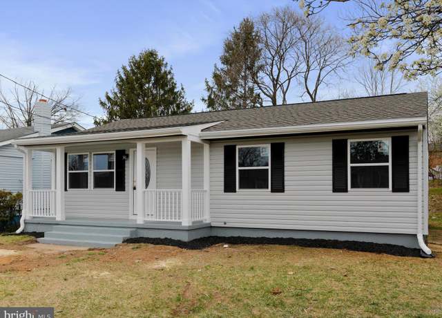 Property at 829 W 14th St, Front Royal, VA 22630, 3 beds, 1 bath