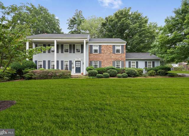 Property at 256 Carriage Hill Dr, Moorestown, NJ 08057, 5 beds, 2.5 baths