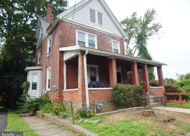 Property at 11 North Ave, Wyncote, PA 19095, 5 beds, 1.5 baths
