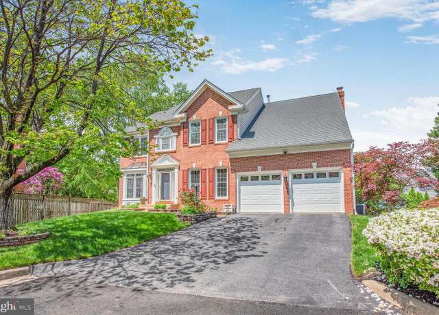 Property at 8102 Creekview Dr, Springfield, VA 22153, 4 beds, 3.5 baths