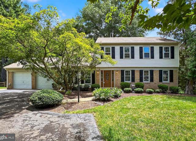 Property at 2711 Clarkes Landing Dr, Oakton, VA 22124, 5 beds, 2.5 baths