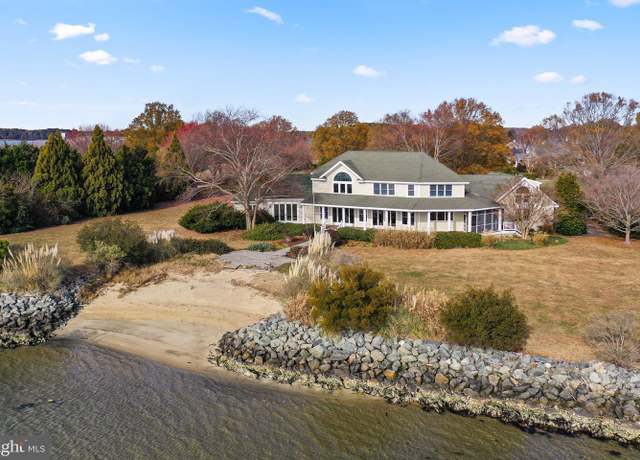 Property at 286 Waterbury Rd, Kilmarnock, VA 22482, 4 beds, 3.5 baths