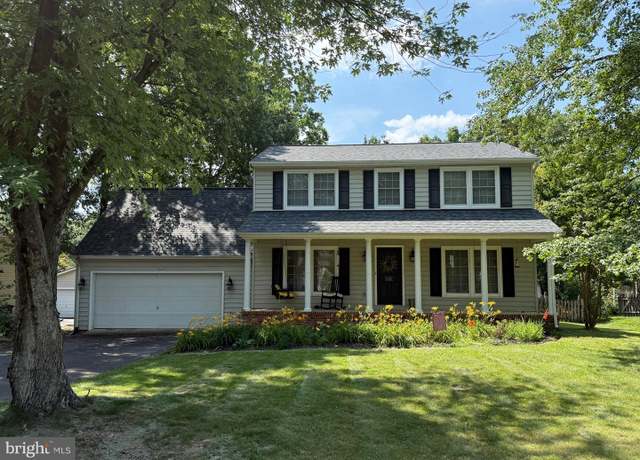 Property at 5310 Leavells Crossing Dr, Fredericksburg, VA 22407, 4 beds, 2.5 baths