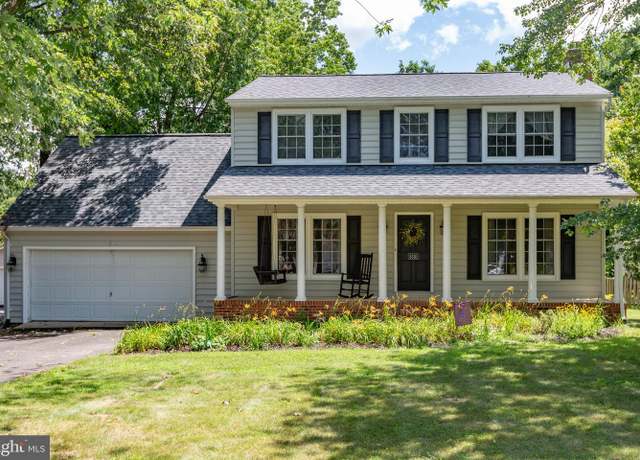 Property at 5310 Leavells Crossing Dr, Fredericksburg, VA 22407, 4 beds, 2.5 baths
