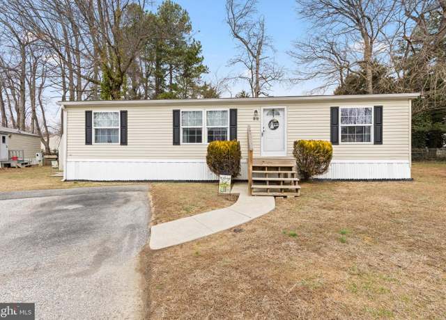 Property at 98 N Dragon Dr #122, Bear, DE 19701, 3 beds, 2 baths