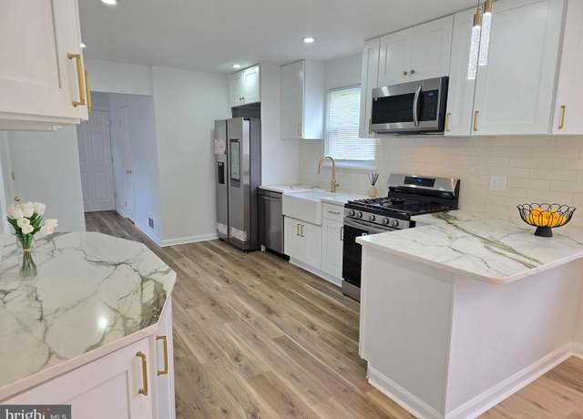 Property at 2319 Smith Ln, Wilmington, DE 19810, 4 beds, 2 baths