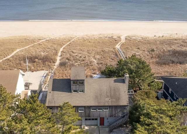 Property at 31911 Surf Rd, North Bethany, DE 19930, 5 beds, 2.5 baths