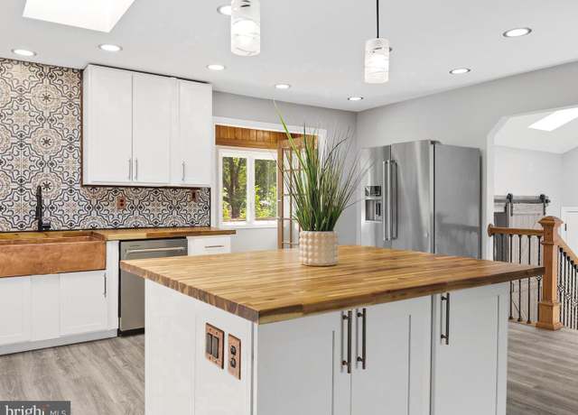 Property at 8139 Forest Glen Dr, Pasadena, MD 21122, 6 beds, 4 baths