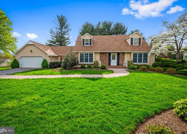 Property at 1514 Ivy Hill Rd, Cockeysville, MD 21030, 5 beds, 3.5 baths