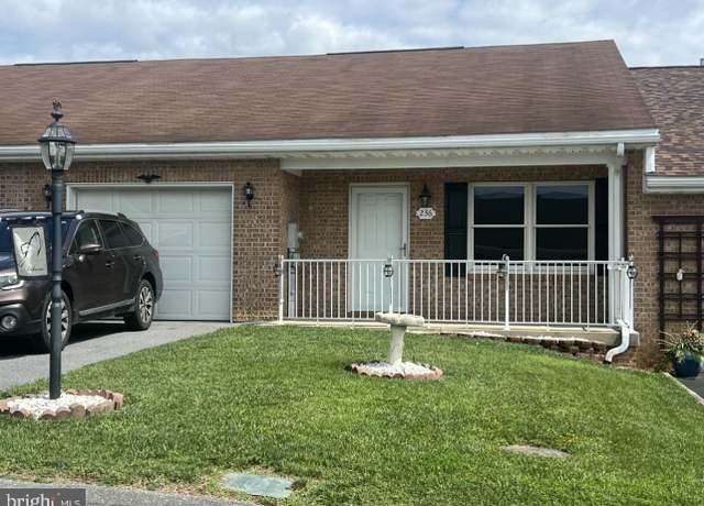 Property at 236 Winding Oak Dr, Hagerstown, MD 21740, 2 beds, 1.5 baths