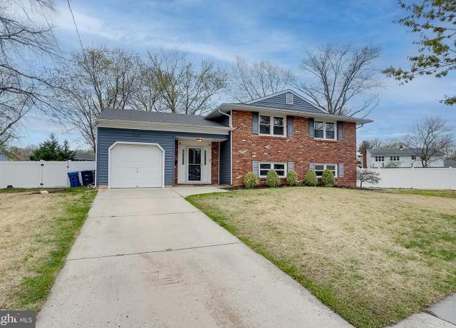 Property at 413 Country Ct, Mount Laurel, NJ 08054, 4 beds, 2 baths