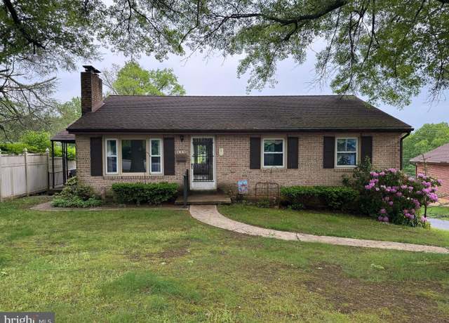 Property at 402 W Summit St, Mohnton, PA 19540, 3 beds, 2 baths