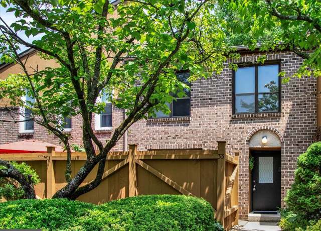 Property at 33 Pinehurst Ct, Reading, PA 19607, 3 beds, 2.5 baths