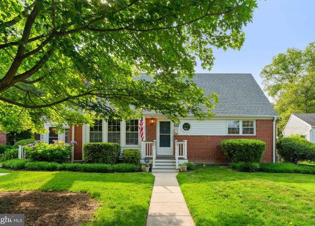 Property at 609 Prospect Pl, Alexandria, VA 22304, 5 beds, 3 baths