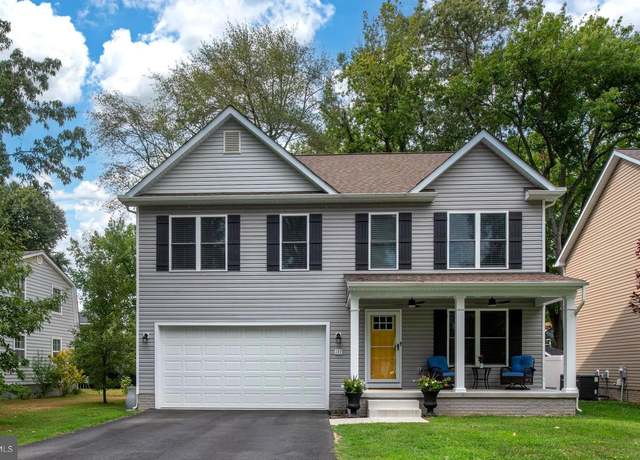 Property at 133 7th St, Colonial Beach, VA 22443, 4 beds, 2.5 baths