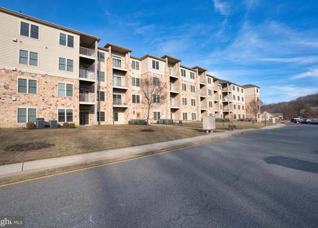 Property at 2000-UNIT Fountainview Cir #2413, Newark, DE 19713, 2 beds, 2 baths
