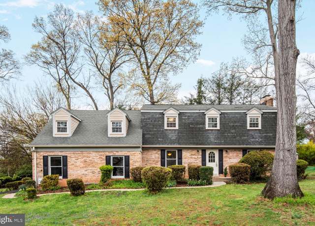 Property at 2 Rolling Knoll Ct, Gaithersburg, MD 20877, 5 beds, 3.5 baths