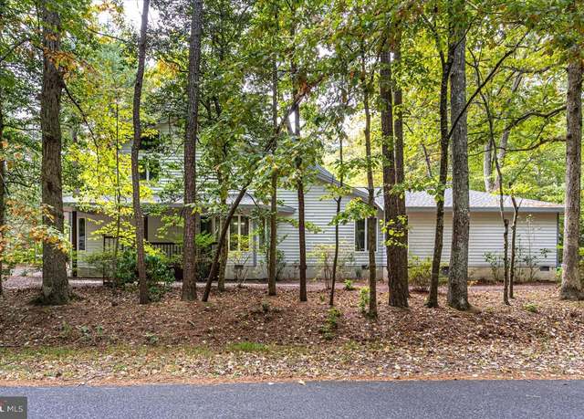 Property at 2 Edgewood Dr, Ocean Pines, MD 21811, 4 beds, 2.5 baths