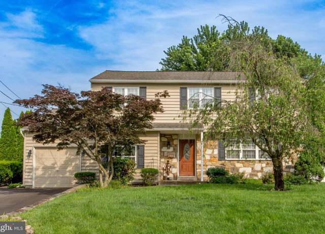 Property at 1018 Hilltop Rd, Warminster, PA 18974, 4 beds, 2.5 baths