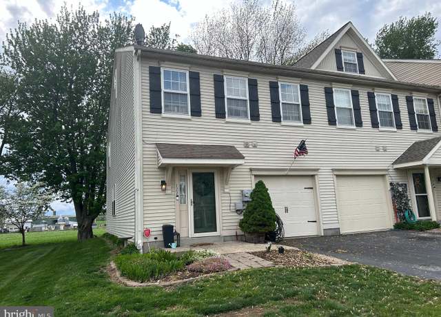 Property at 122 Red Oak Ct, Honey Brook, PA 19344, 3 beds, 2.5 baths