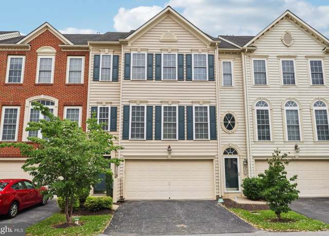 Property at 3302 Ellington Ln, Phoenixville, PA 19460, 4 beds, 3 baths