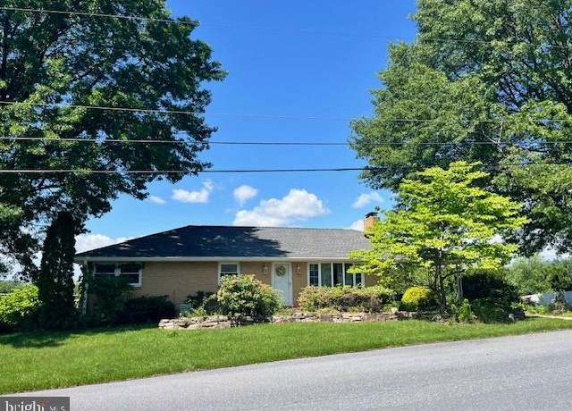 Property at 1155 Loop Dr, Harrisburg, PA 17112, 3 beds, 1 bath