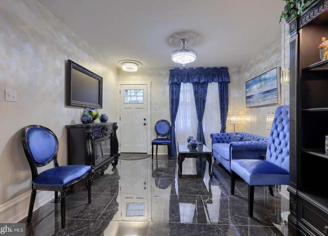 Property at 748-1/2 Marietta Ave, Lancaster, PA 17603, 3 beds, 2 baths