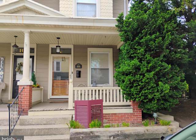 Property at 111 E Lincoln Ave, Lititz, PA 17543, 3 beds, 1.5 baths