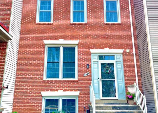 Property at 12654 Marcum Ct, Fairfax, VA 22033, 4 beds, 3.5 baths