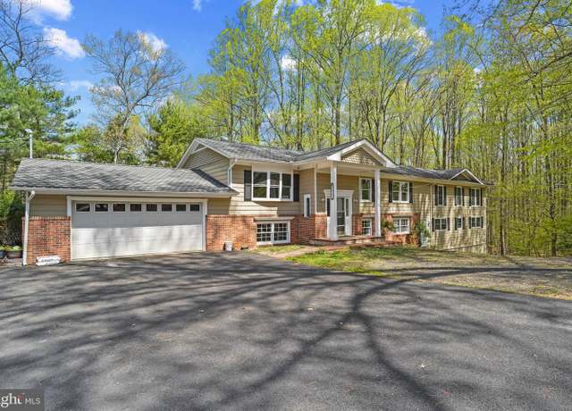 Property at 7058 Crespo Ln, Manassas, VA 20112, 8 beds, 4.5 baths