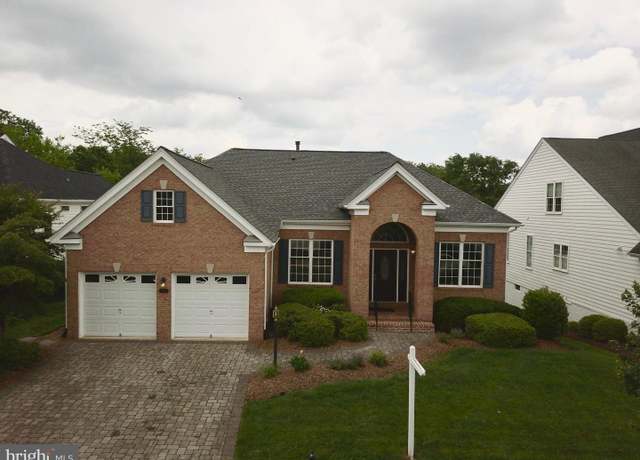 Property at 15691 Alderbrook Dr, Haymarket, VA 20169, 2 beds, 3 baths