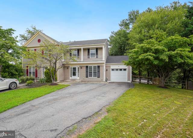 Property at 18 Noblewood Ct, Gaithersburg, MD 20878, 3 beds, 2.5 baths