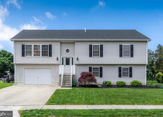 Property at 153 Center St, Gibbstown, NJ 08027, 3 beds, 2.5 baths