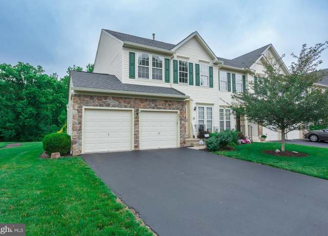 Property at 802 Geranium Dr, Warrington, PA 18976, 3 beds, 3 baths