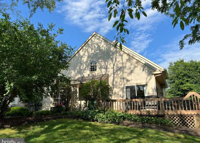Property at 431 Waynesbrooke Rd, Berwyn, PA 19312, 4 beds, 2.5 baths