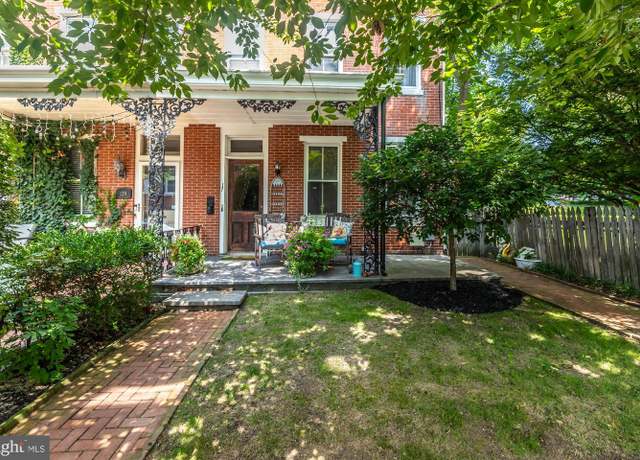 Property at 131 E Washington St, West Chester, PA 19380, 5 beds, 3 baths