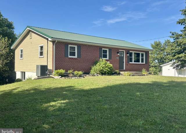 Property at 1510 Lake Shore Dr, Chambersburg, PA 17202, 4 beds, 2 baths