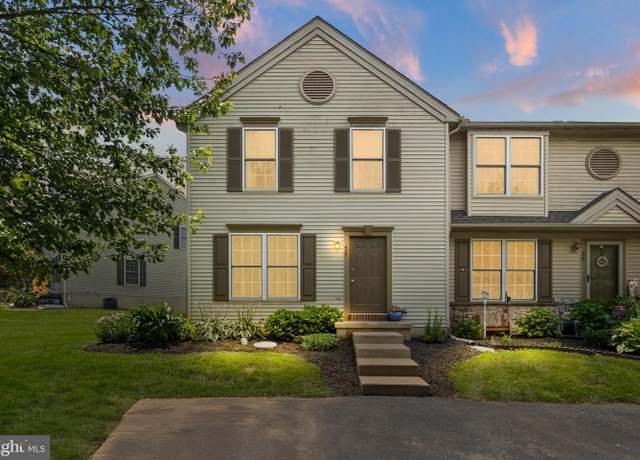 Property at 427 Banyan Circle Dr, Lancaster, PA 17603, 3 beds, 1.5 baths