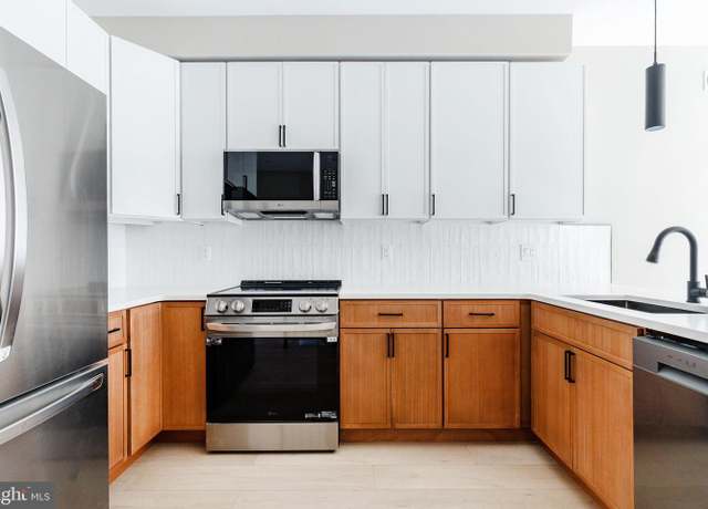 Property at 2048 N 3rd St, Philadelphia, PA 19122, 6 beds, 4 baths