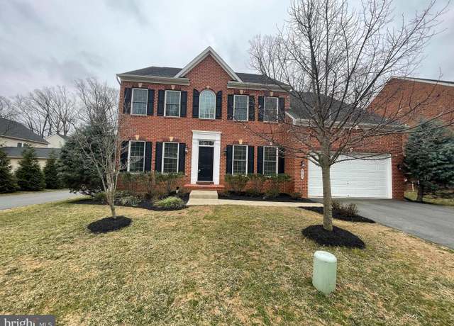Property at 8457 Amanda Pl, Vienna, VA 22180, 5 beds, 4.5 baths
