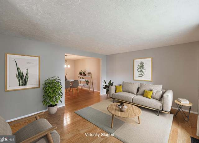Property at 9416 Mirror Pond Dr, Fairfax, VA 22032, 4 beds, 2.5 baths