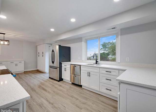 Property at 7811 Harbor Rd, Pasadena, MD 21122, 3 beds, 2.5 baths