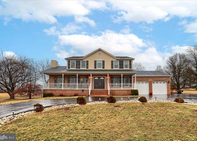 Property at 40 Schofield Dr, East Berlin, PA 17316, 3 beds, 2.5 baths