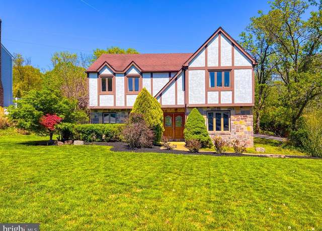 Property at 52 Colonial Dr, Newtown, PA 18940, 4 beds, 2.5 baths